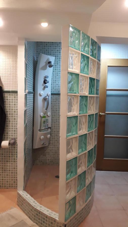 Kostanalu Rooms เปลนท์เซีย ภายนอก รูปภาพ