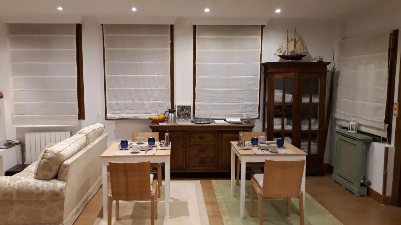 Kostanalu Rooms เปลนท์เซีย ภายนอก รูปภาพ